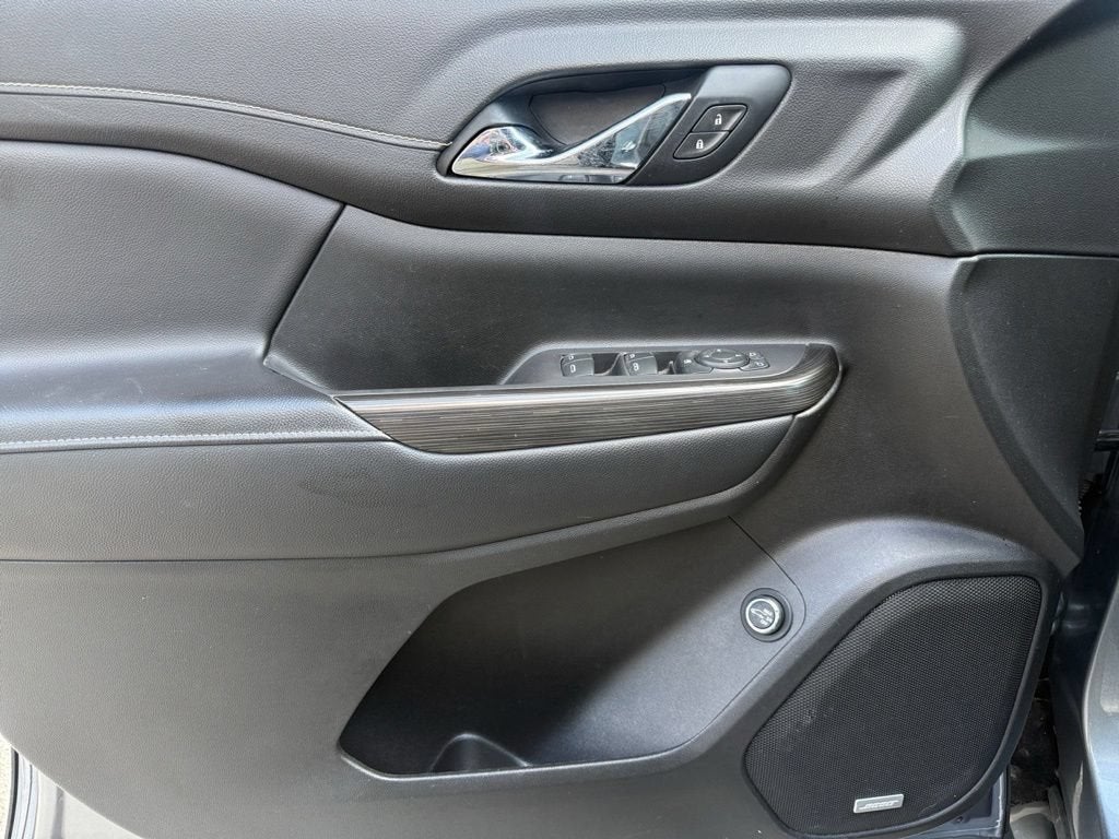 2021 GMC Acadia SLT