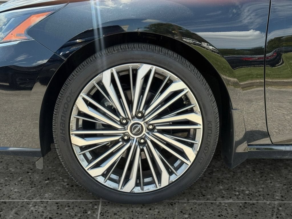 2025 Nissan Altima SL FWD