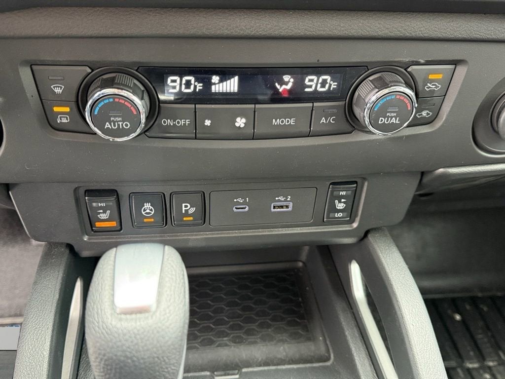 2025 Nissan Frontier SV