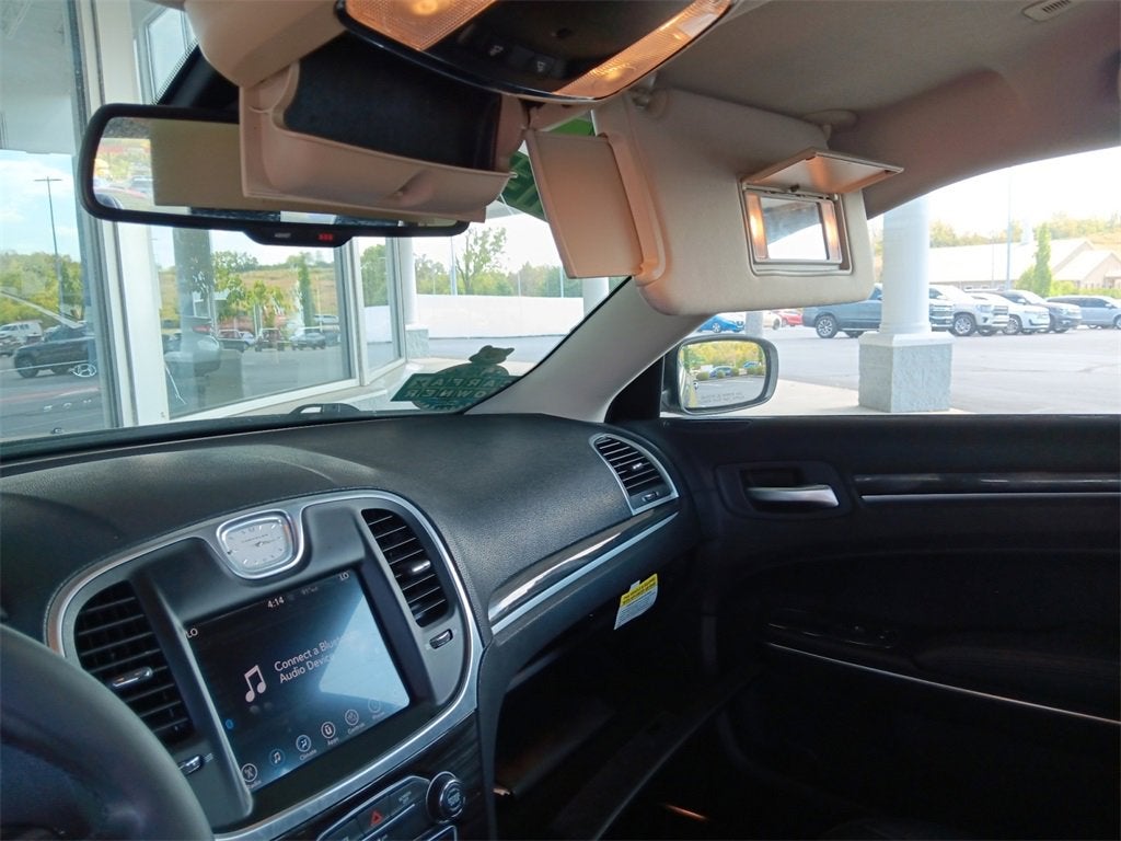 2017 Chrysler 300 Limited