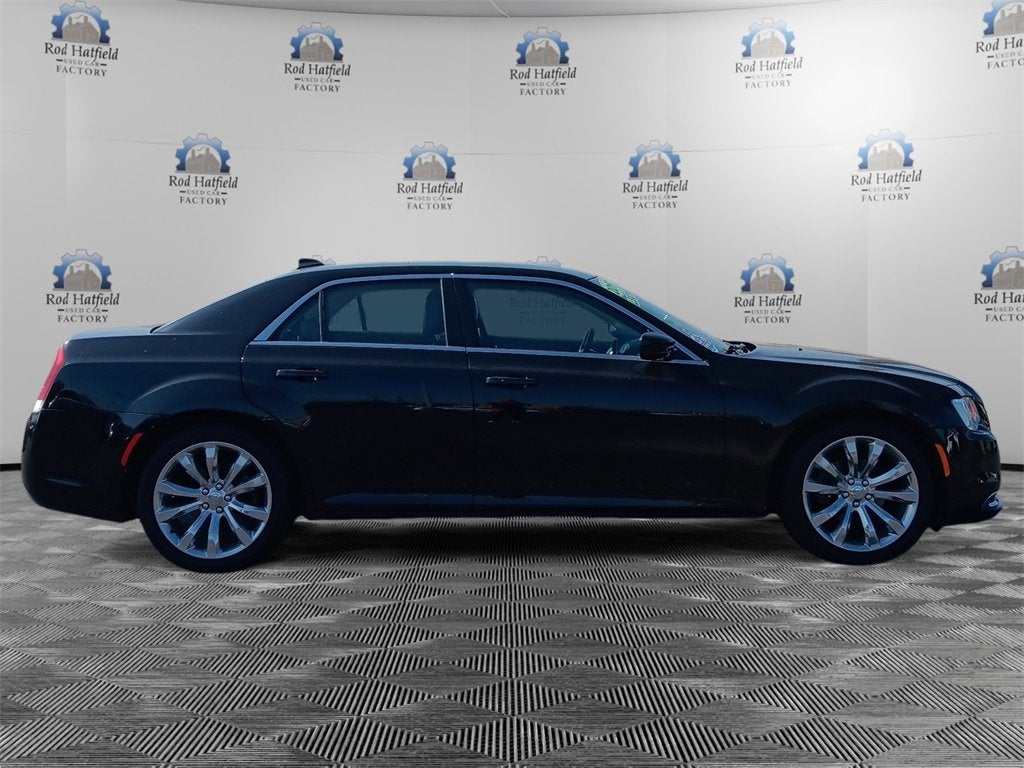 2017 Chrysler 300 Limited