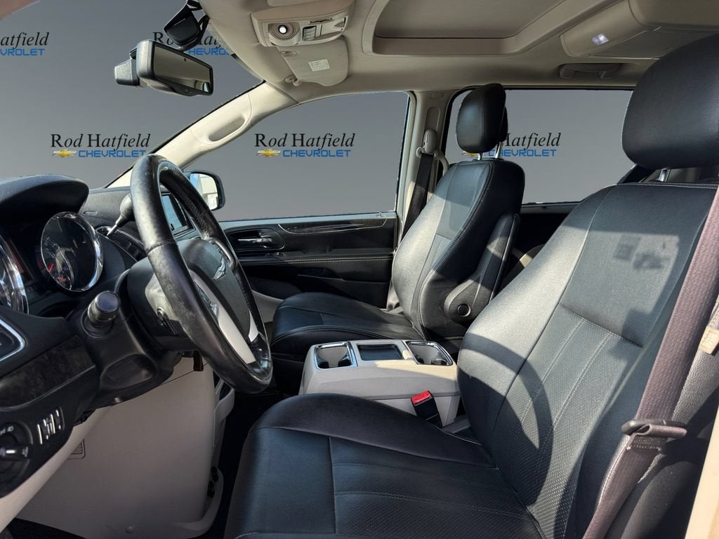 2015 Chrysler Town & Country Touring-L