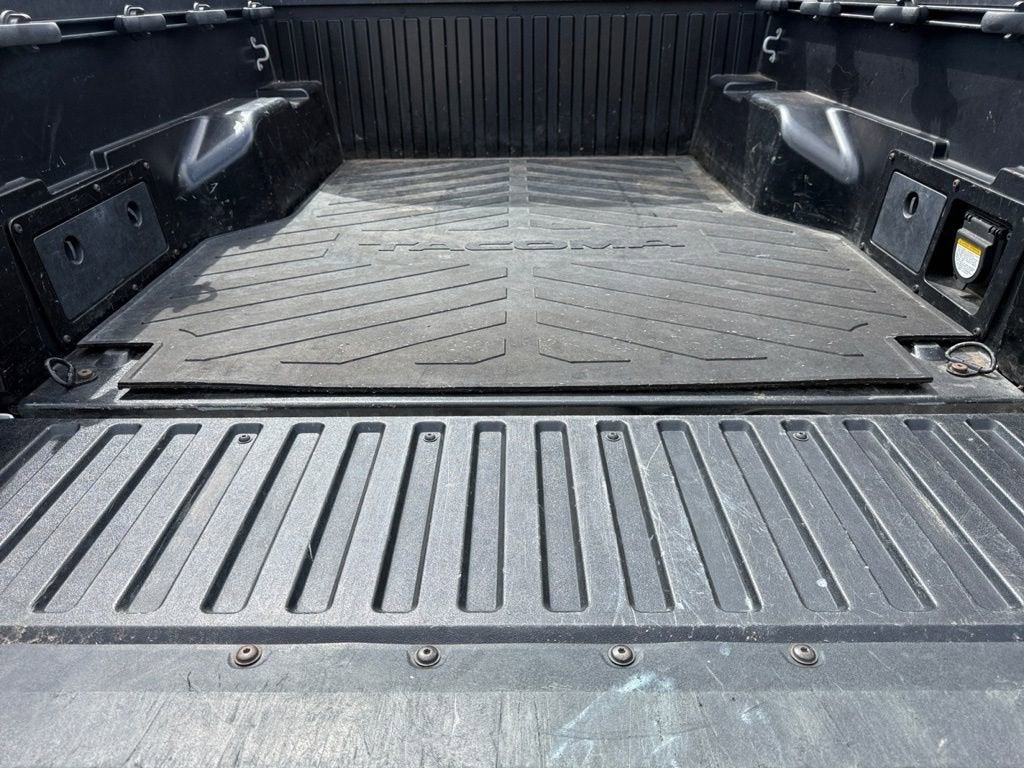 2016 Toyota Tacoma SR