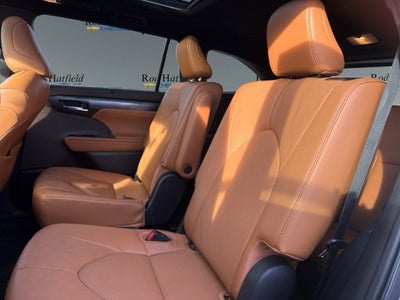 2022 Toyota Highlander Platinum