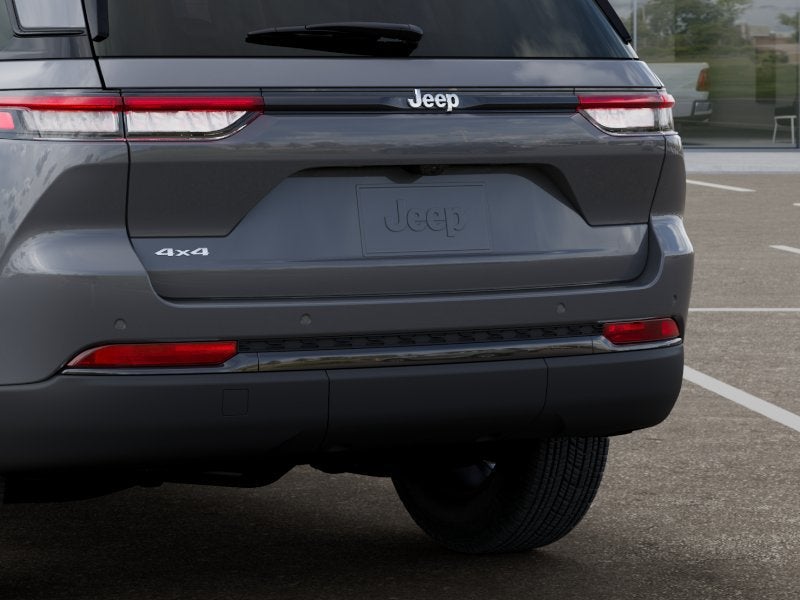2027 Jeep Grand Cherokee GRAND CHEROKEE LAREDO X 4X4