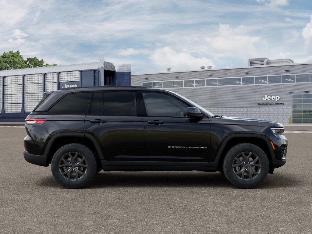 2027 Jeep Grand Cherokee GRAND CHEROKEE LAREDO X 4X4