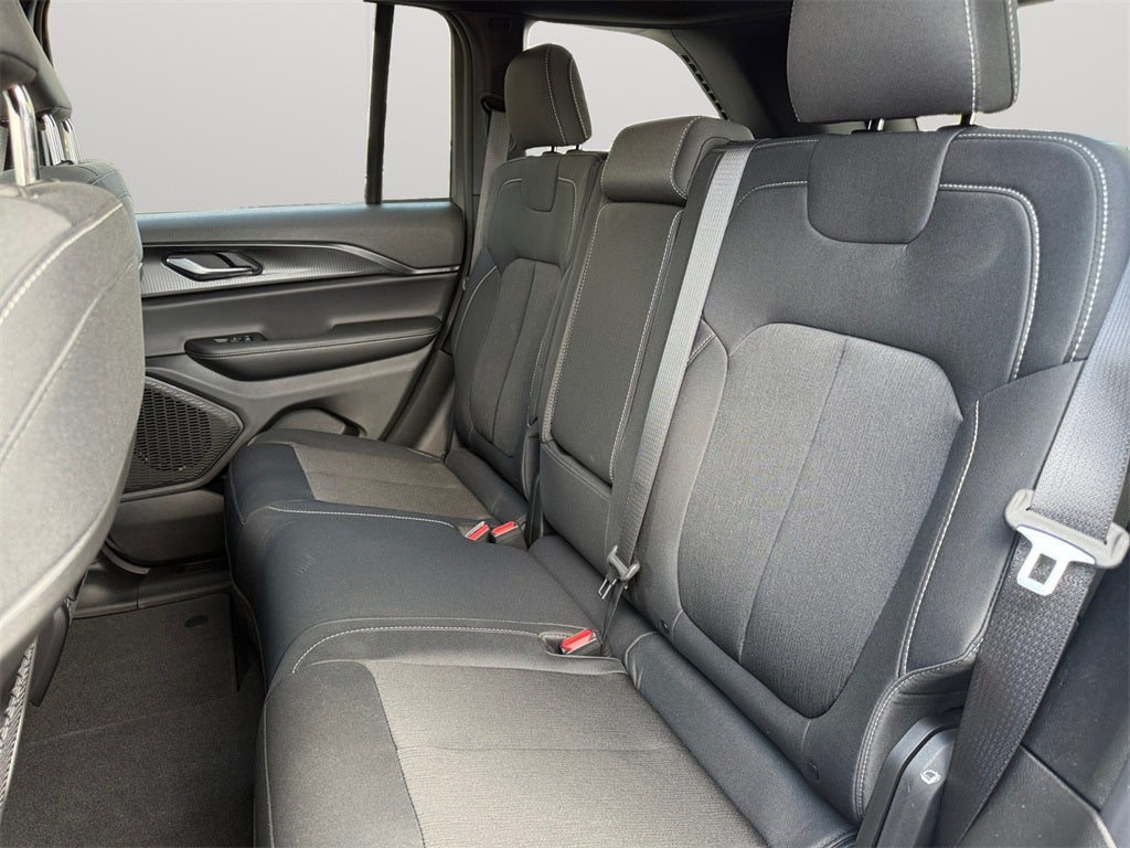 2025 Jeep Grand Cherokee GRAND CHEROKEE LAREDO 4X4