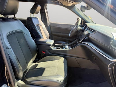 2024 Jeep Grand Cherokee L Altitude 4x4