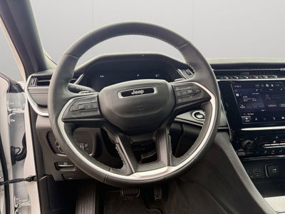 2025 Jeep Grand Cherokee L Laredo 4x4