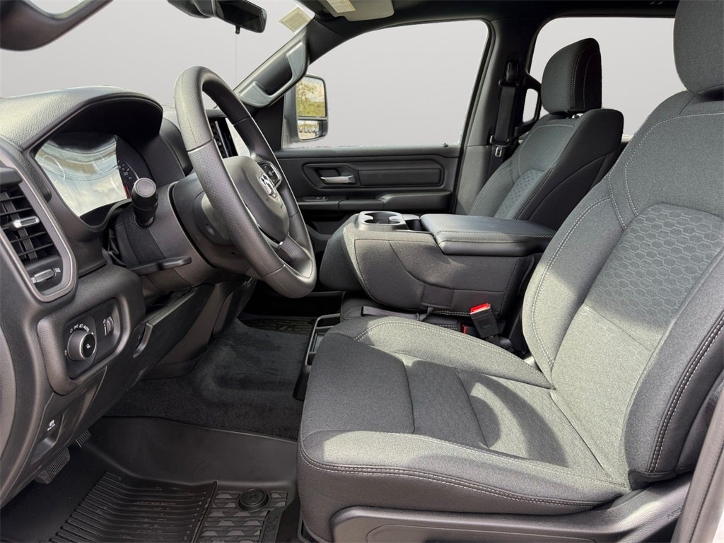 2025 RAM Ram 1500 RAM 1500 TRADESMAN CREW CAB 4X4 5'7' BOX