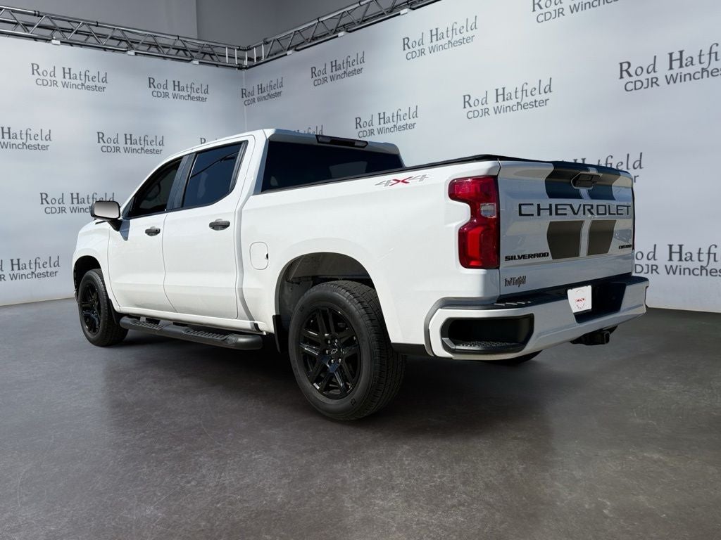 2021 Chevrolet Silverado 1500 4WD Crew Cab Short Bed Custom