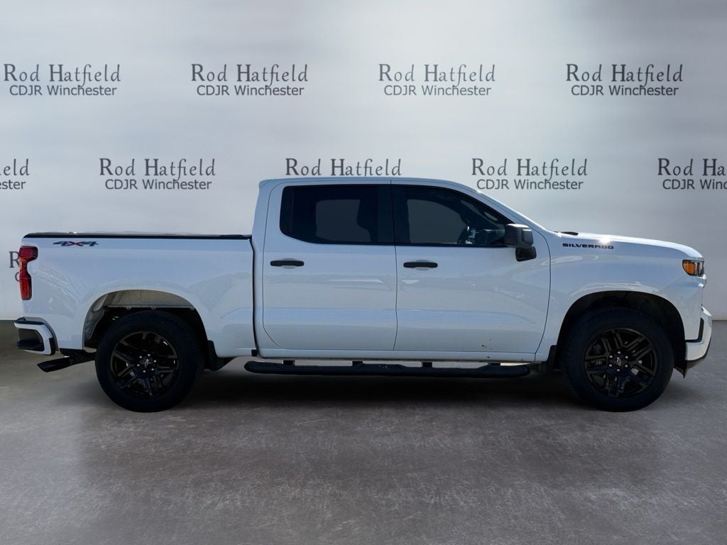 2021 Chevrolet Silverado 1500 4WD Crew Cab Short Bed Custom