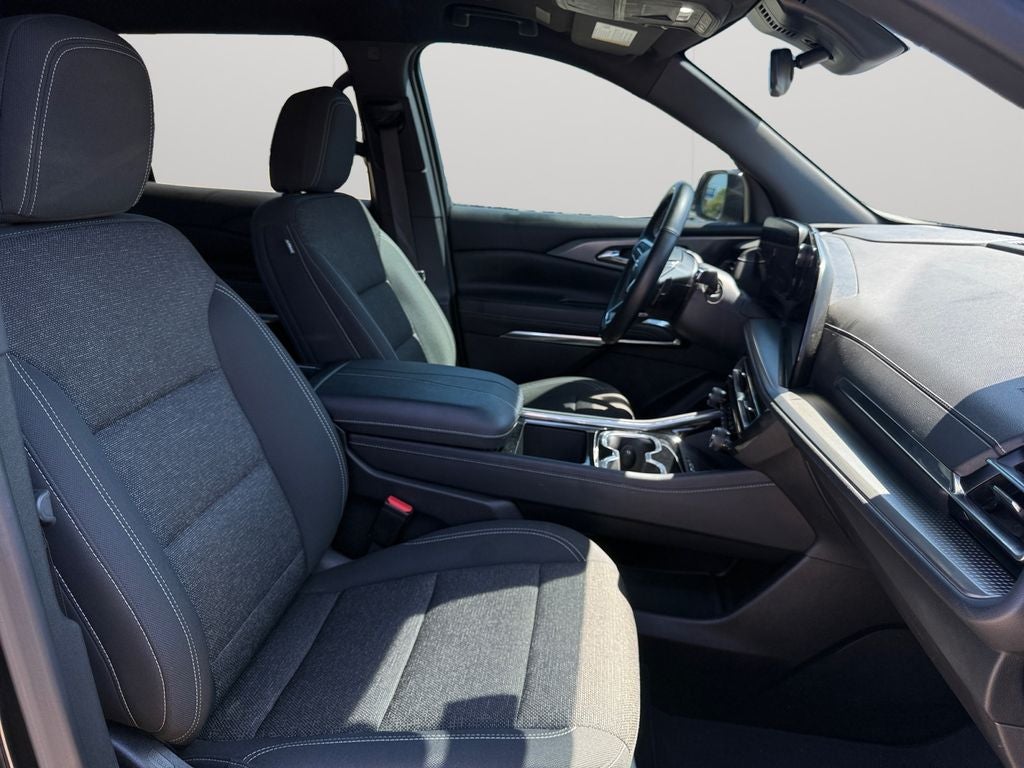 2025 Chevrolet Traverse AWD LT