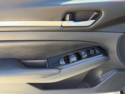 2025 Nissan Altima SL FWD