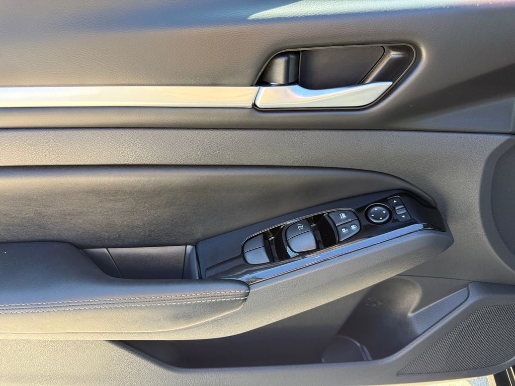 2025 Nissan Altima SL FWD