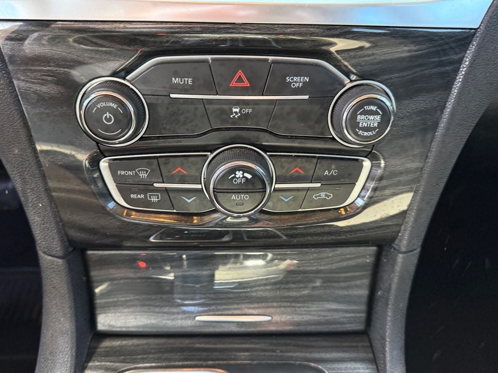 2020 Chrysler 300 Touring