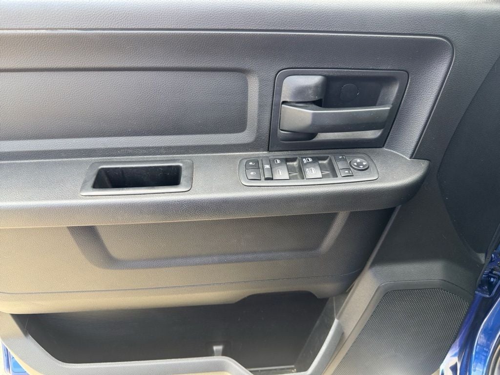 2018 RAM 3500 Tradesman Crew Cab 4x4 8' Box