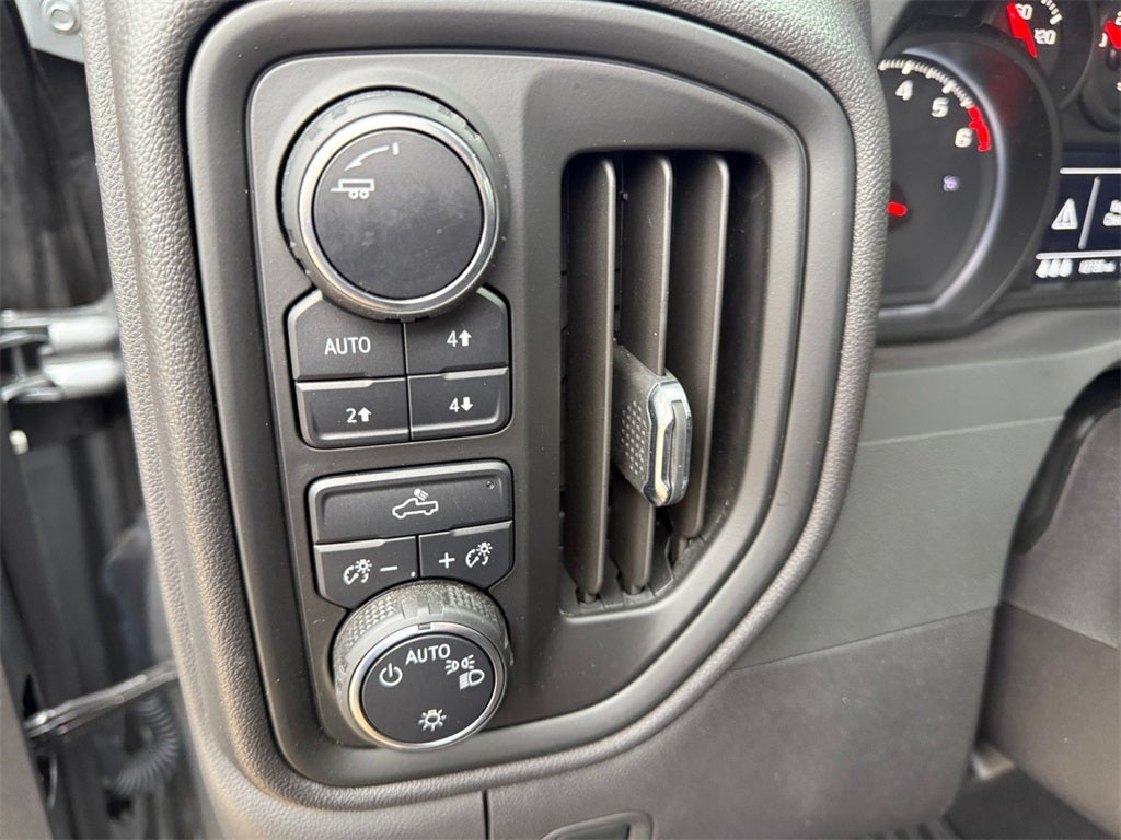 2024 Chevrolet Silverado 1500 4WD Crew Cab Short Bed Custom Trail Boss