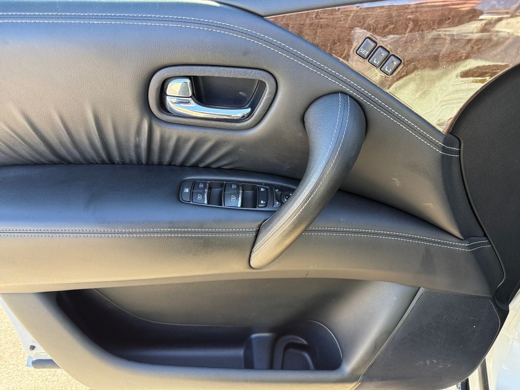 2016 INFINITI QX80 Base