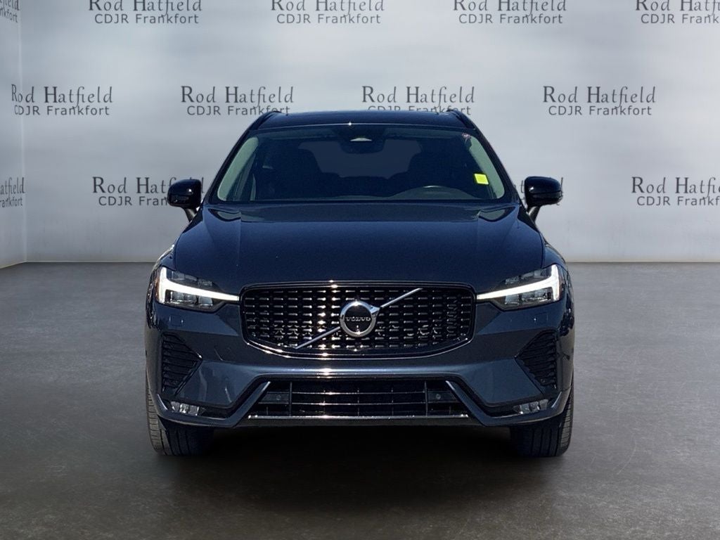 2024 Volvo XC60 B5 Plus Dark Theme