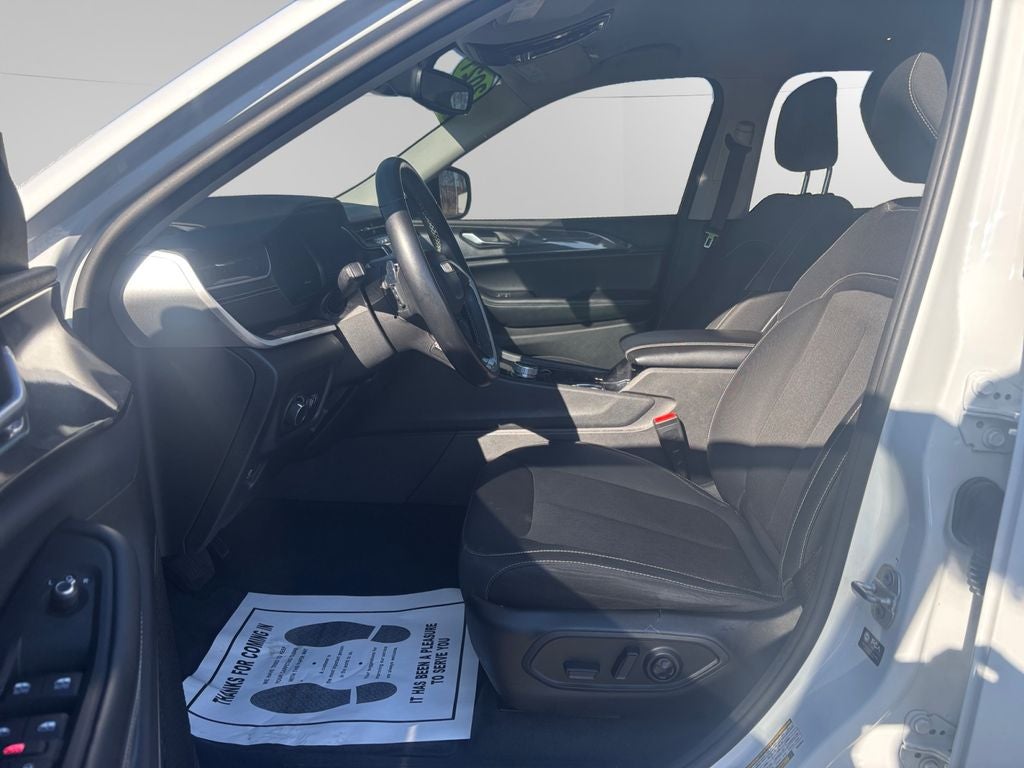 2021 Jeep Grand Cherokee L Laredo