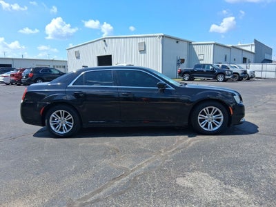 2019 Chrysler 300 Touring