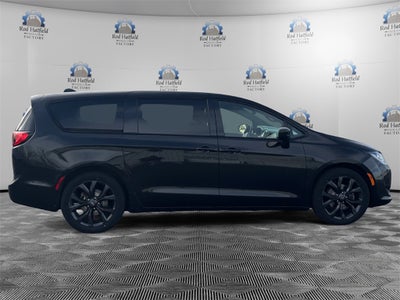 2020 Chrysler Pacifica Touring