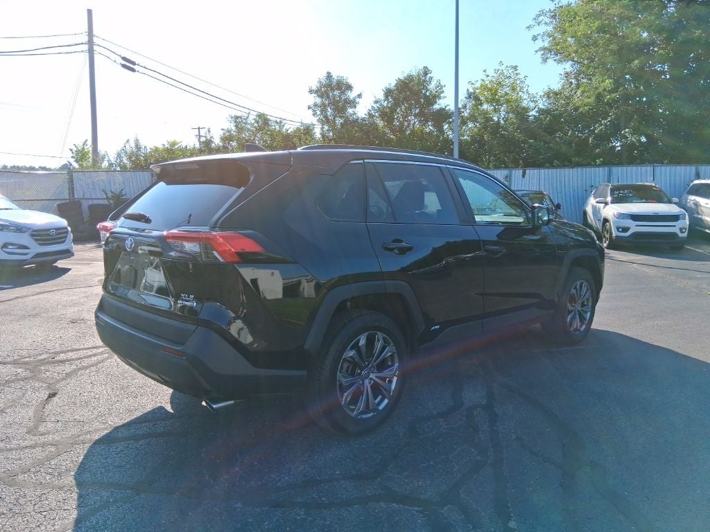 2022 Toyota RAV4 Hybrid XLE Premium