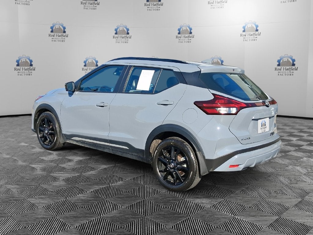 2023 Nissan Kicks SR