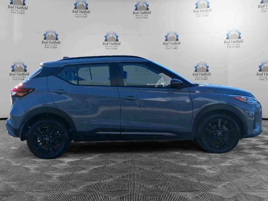 2023 Nissan Kicks SR