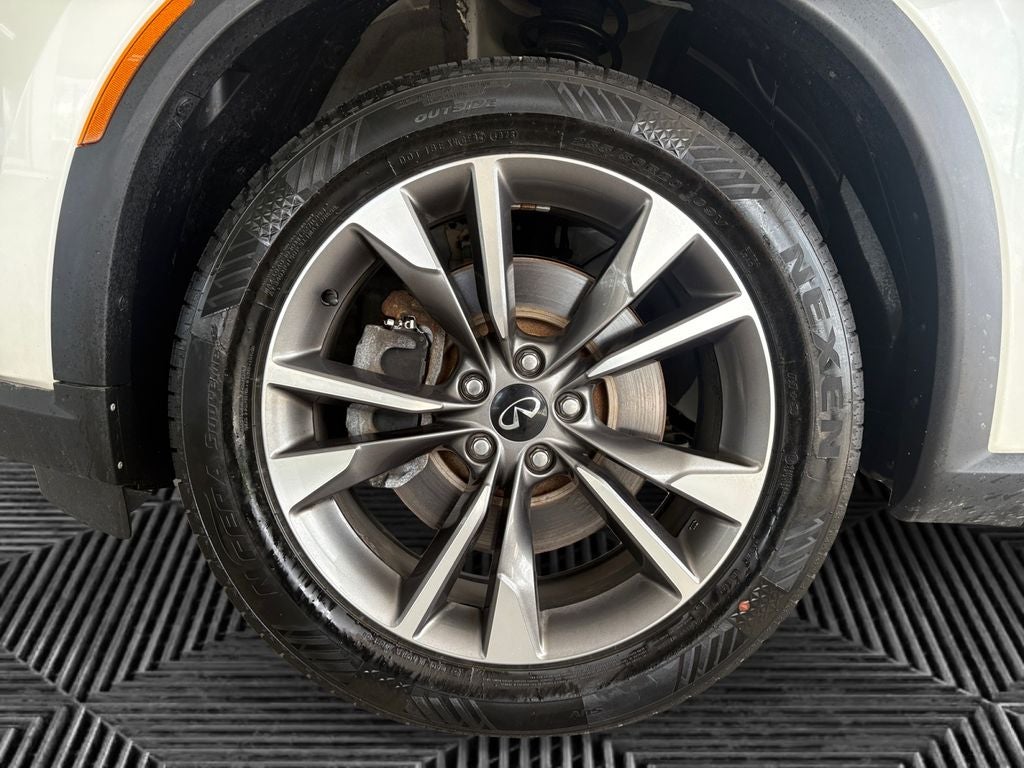 2022 INFINITI QX60 LUXE