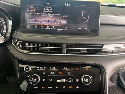 2022 INFINITI QX60 LUXE