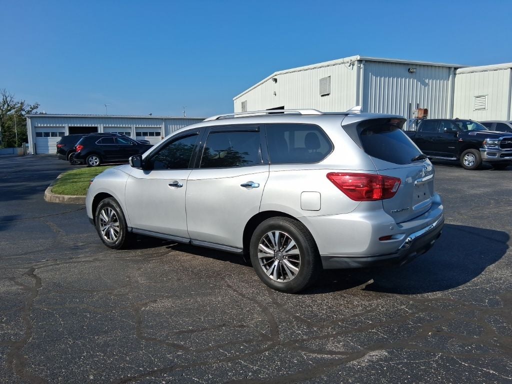2020 Nissan Pathfinder SV