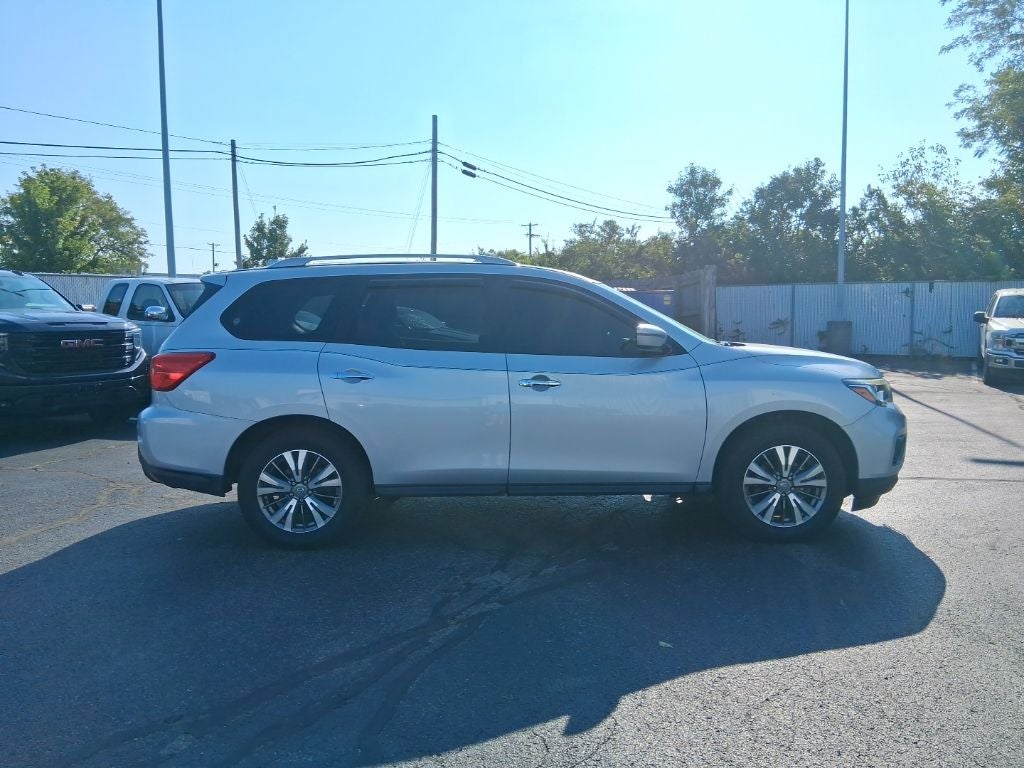 2020 Nissan Pathfinder SV