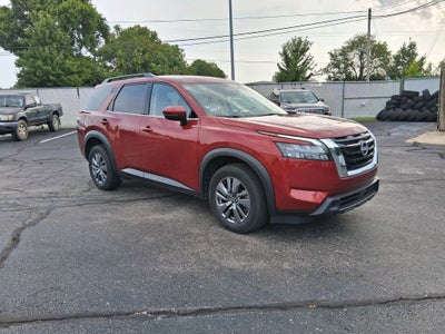 2025 Nissan Pathfinder SV