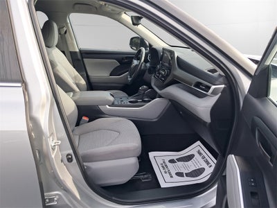 2023 Toyota Highlander LE