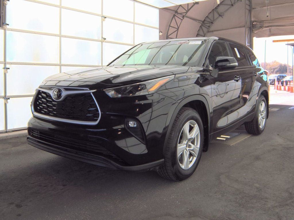 2024 Toyota Highlander LE