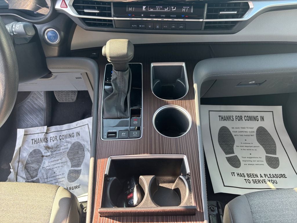 2024 Toyota Sienna LE 8 Passenger