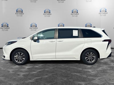 2024 Toyota Sienna LE 8 Passenger