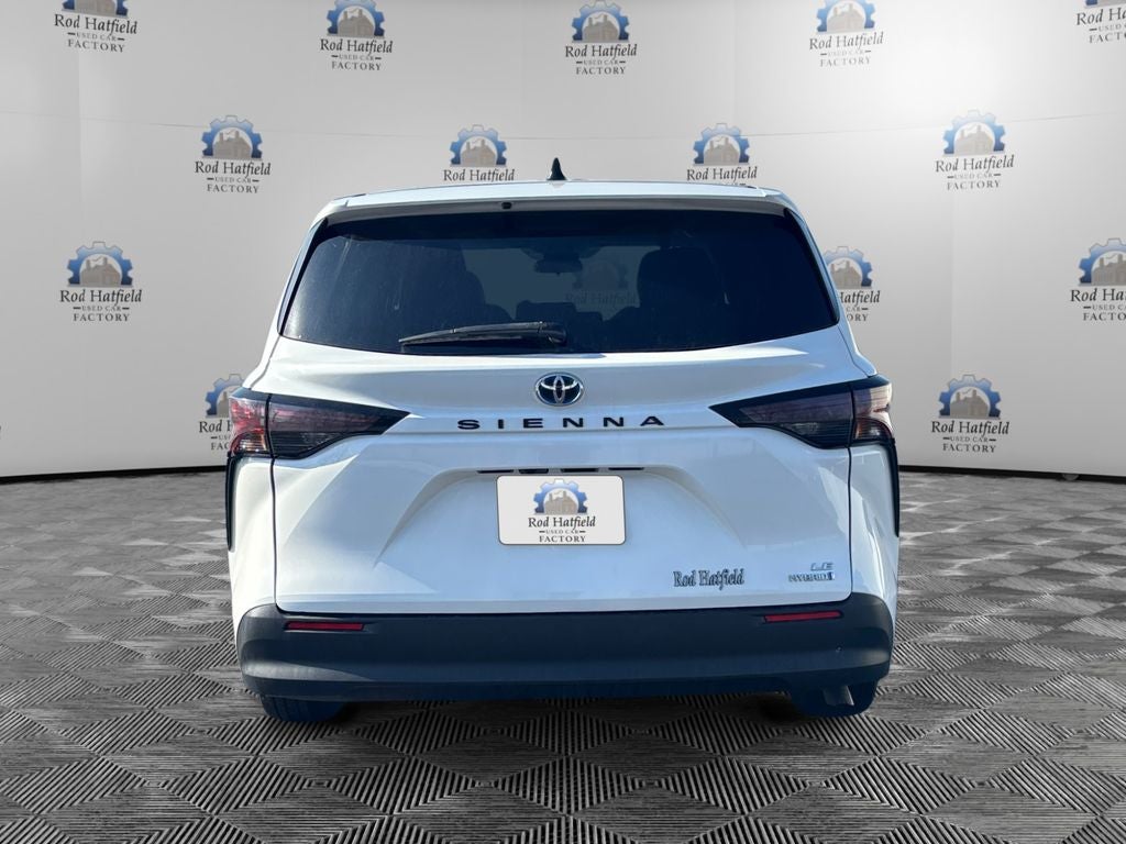 2024 Toyota Sienna LE 8 Passenger