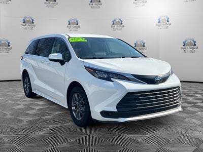 2024 Toyota Sienna LE 8 Passenger