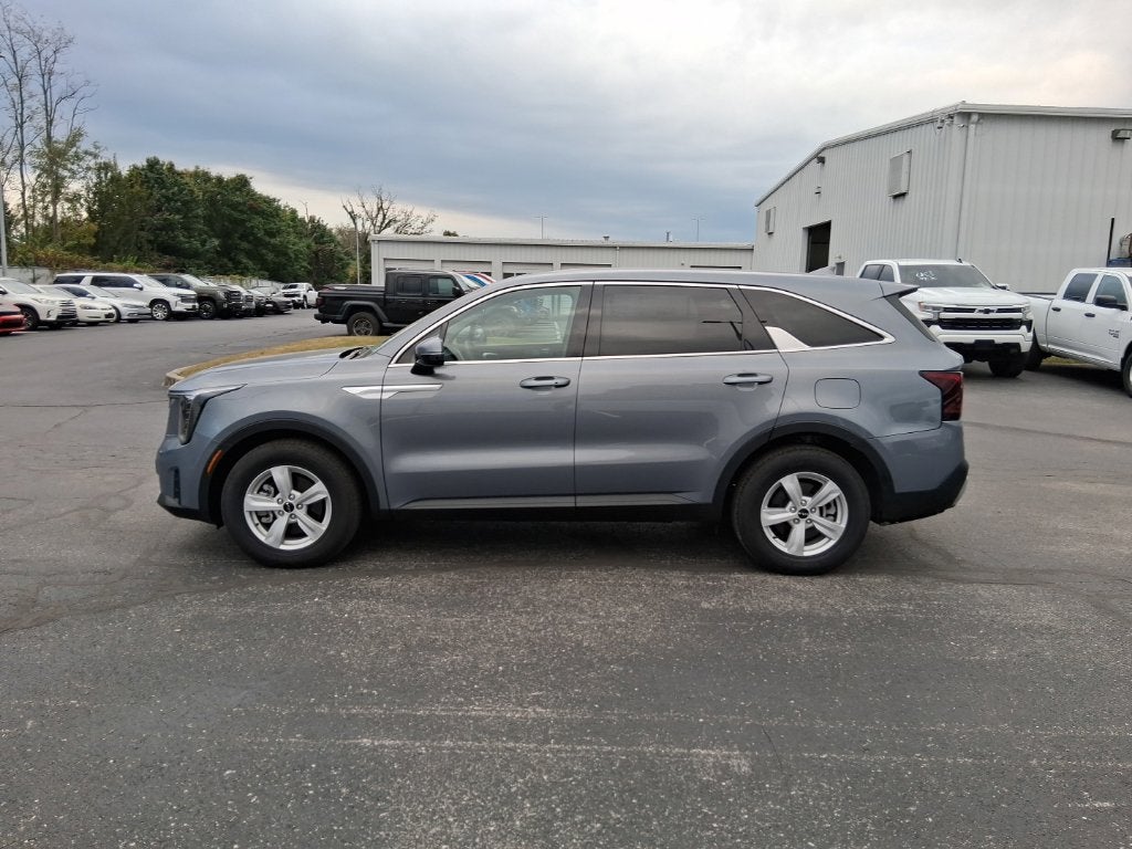 2025 Kia Sorento LX
