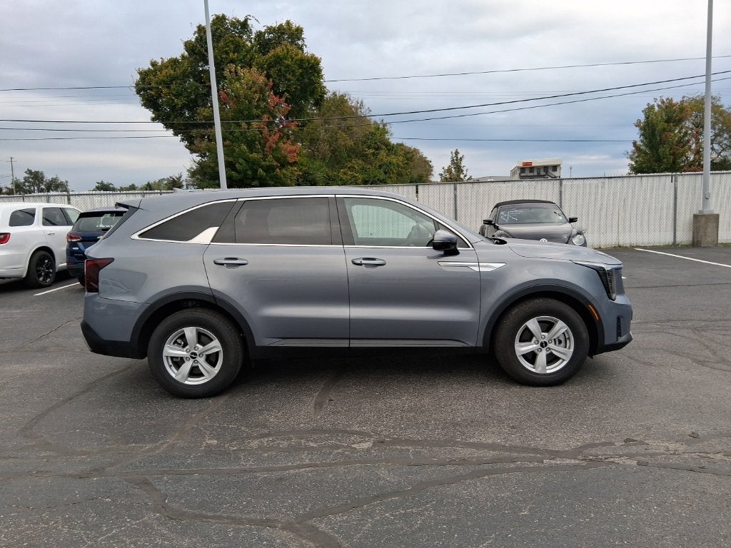 2025 Kia Sorento LX