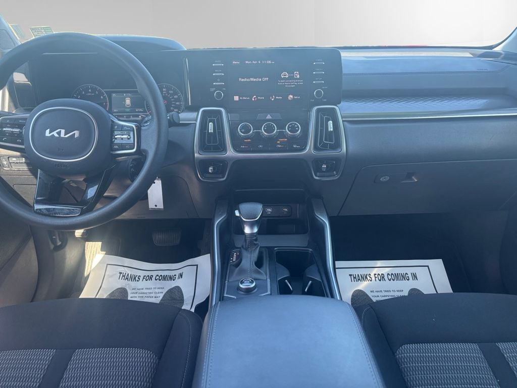 2023 Kia Sorento LX