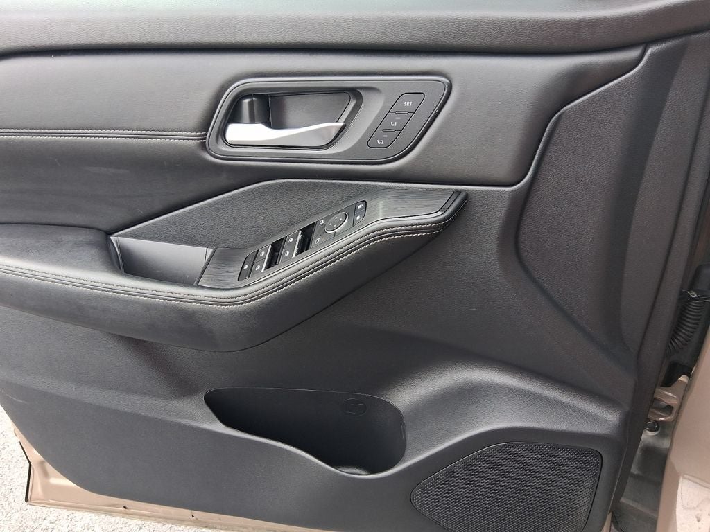 2024 Nissan Rogue SL