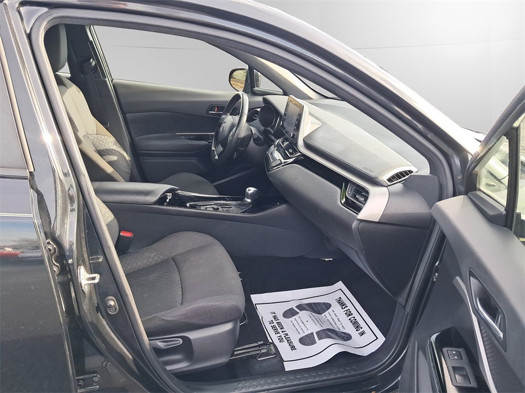 2022 Toyota C-HR XLE