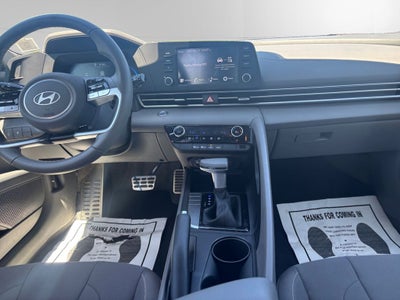 2025 Hyundai Elantra SEL Sport