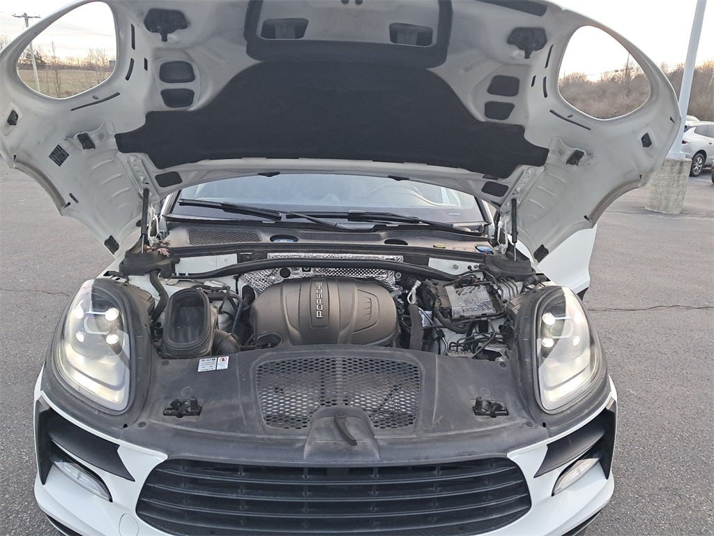 2021 Porsche Macan Base