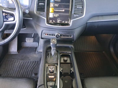 2020 Volvo XC90 T6 Momentum
