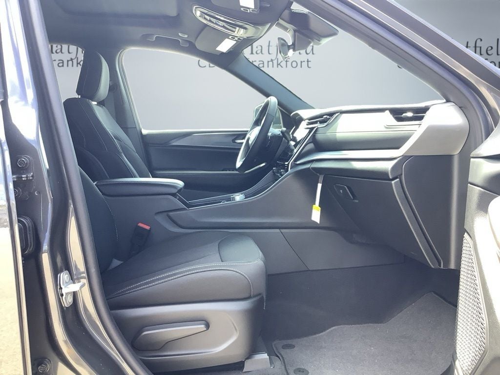 2026 Jeep Grand Cherokee GRAND CHEROKEE LAREDO X 4X4